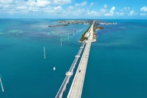 Top Things to Do in Islamorada and Around the Florida Keys / Visit Robbie’s of Islamorada / Indulge in a Relaxing Day at Ciao Bella Spa / Explore Indian Key Historic State Park / Take a Scenic Drive on the Overseas Highway / Spend the Day at Anne’s Beach / Stroll Through the Morada Way Arts and Cultural District / Catch a Thrill with Captain Michael’s Fishing Charter / Explore the Nearby Keys / Dine at Hungry Tarpon / Shop for Unique Souvenirs / Ciao Bella Salon and Spa Islamorada