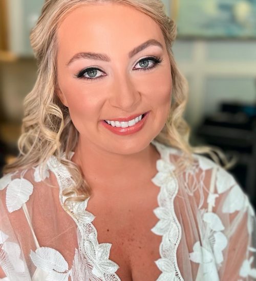 Bridal Services at Ciao Bella Salon and Day Spa in Islamorada / Our Transformations: Personalized Bridal Hair and Makeup - Spa and Nail Care for Brides / Best Bridal Services: Hair Styling and Treatments - Relaxing Massage Therapy - Romantic Couples Massage / Group Packages: Bridal Day Retreat - Bridal Yoga Events / Why Choose Ciao Bella for Your Wedding Day: Experienced Bridal Team - Premium Salon and Spa Facilities - Holistic Wellness Approach / Book Your Bridal Appointment